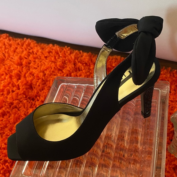 J.Renee Shoes - J.Renee Glitter heels 3 1/2” Black Satin Sling-backs Bows 7 1/2 Square Toes new